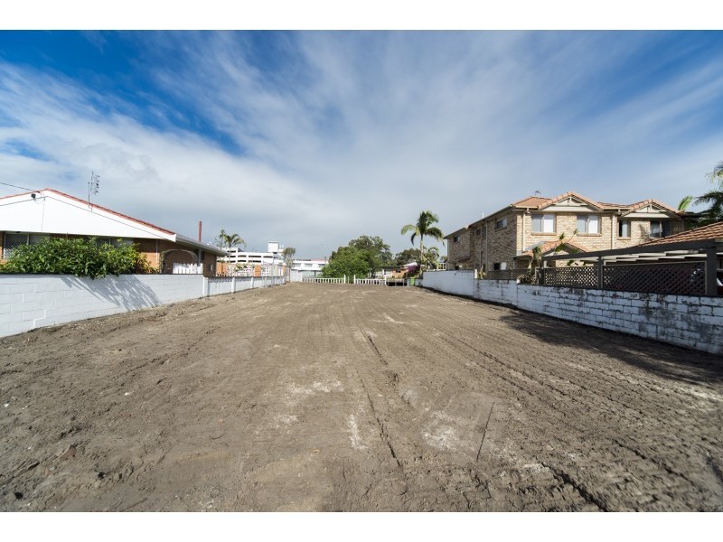 10 Vaggelas Crescent, Biggera Waters QLD 4216