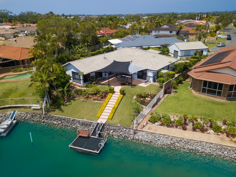 2 Glenwater Crescent, Helensvale QLD 4212