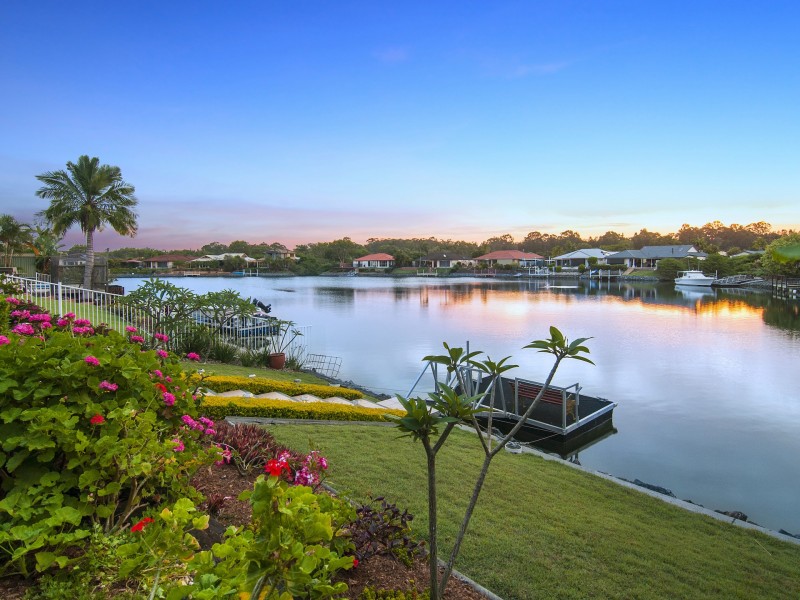 2 Glenwater Crescent, Helensvale QLD 4212