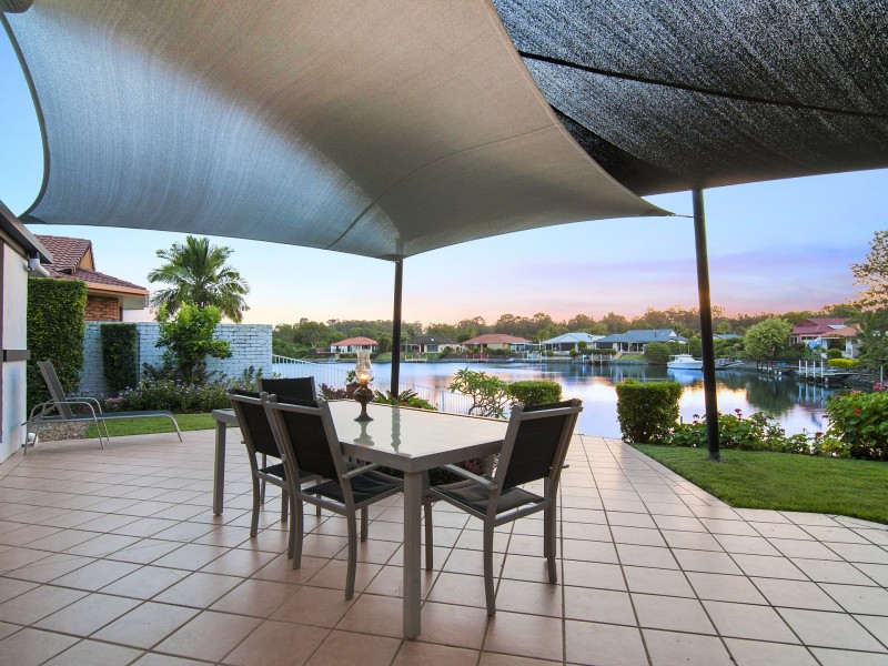 2 Glenwater Crescent, Helensvale QLD 4212