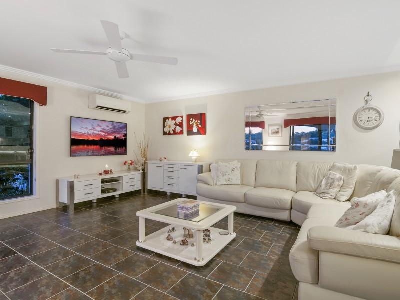 2 Glenwater Crescent, Helensvale QLD 4212
