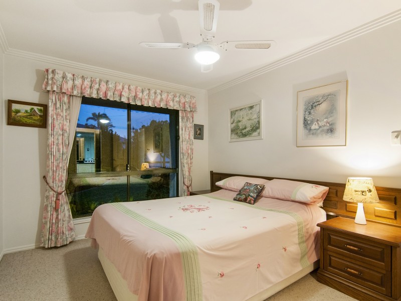 2 Glenwater Crescent, Helensvale QLD 4212