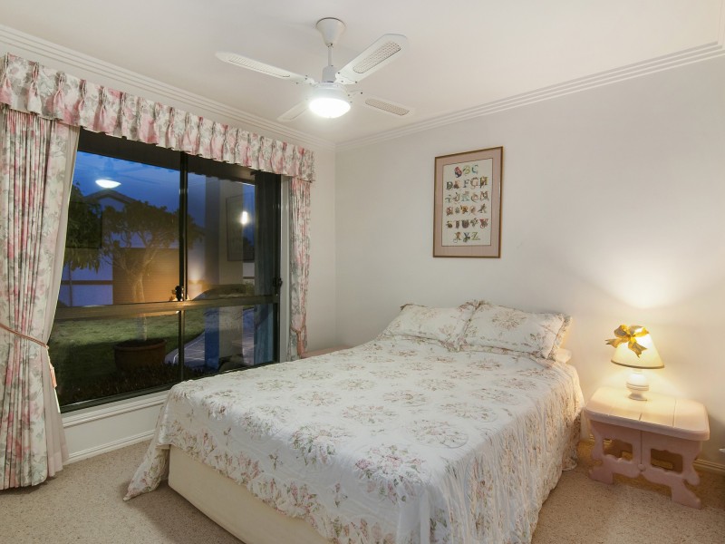2 Glenwater Crescent, Helensvale QLD 4212