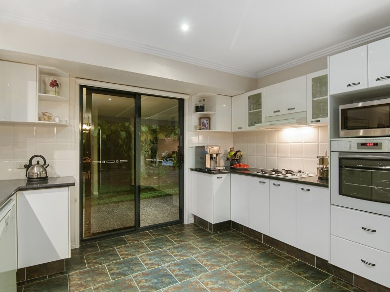 2 Glenwater Crescent, Helensvale QLD 4212