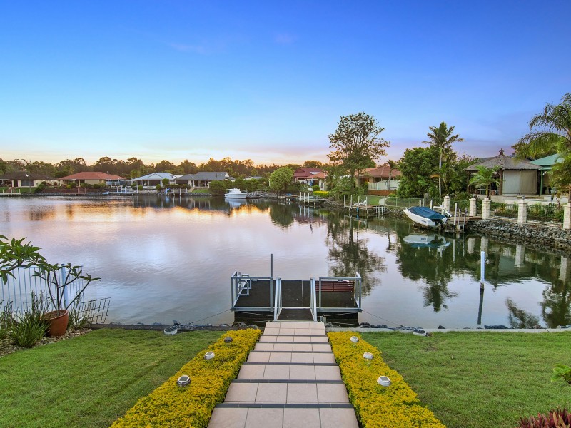 2 Glenwater Crescent, Helensvale QLD 4212