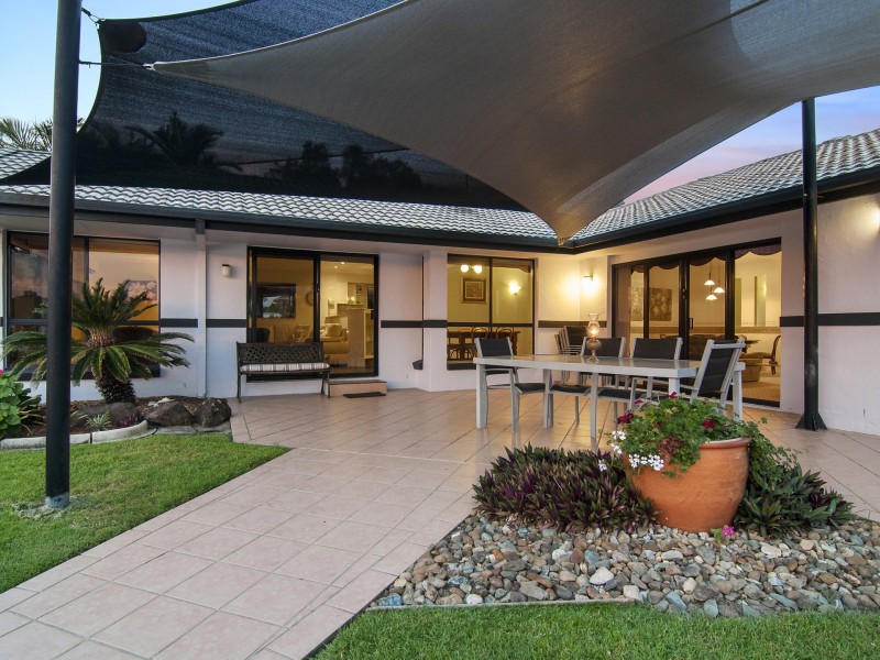 2 Glenwater Crescent, Helensvale QLD 4212