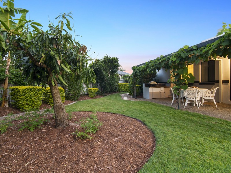 2 Glenwater Crescent, Helensvale QLD 4212