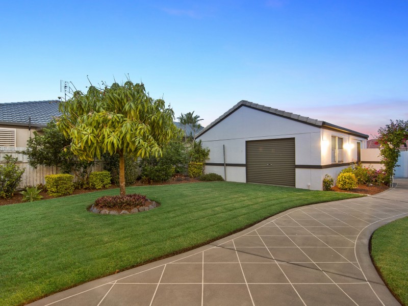 2 Glenwater Crescent, Helensvale QLD 4212