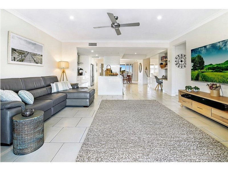 6/18 Canal Avenue, Runaway Bay QLD 4216