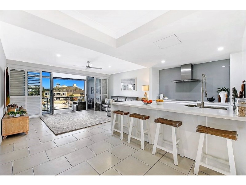 6/18 Canal Avenue, Runaway Bay QLD 4216