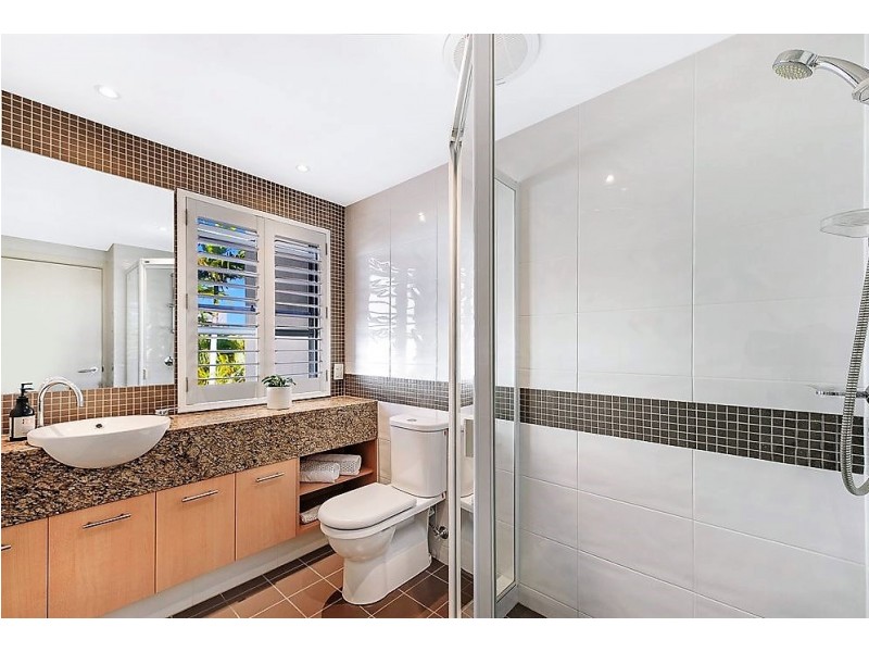 6/18 Canal Avenue, Runaway Bay QLD 4216