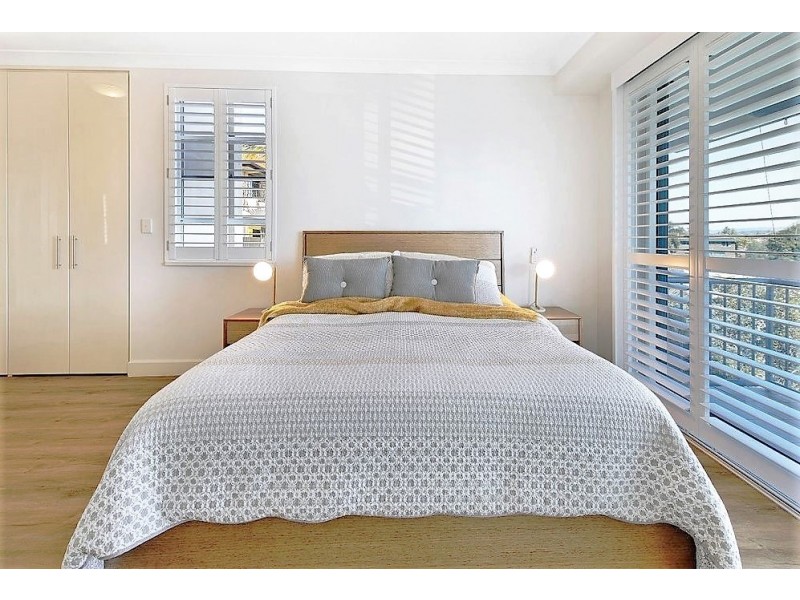 6/18 Canal Avenue, Runaway Bay QLD 4216