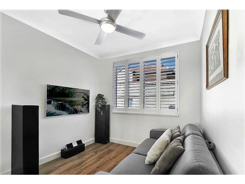 6/18 Canal Avenue, Runaway Bay QLD 4216