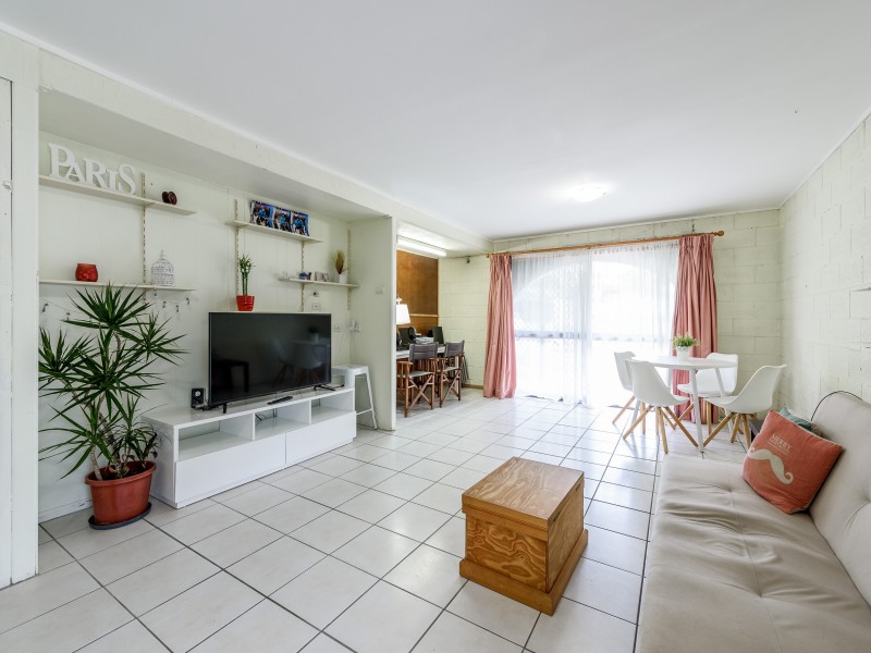 8 Innes Avenue, Molendinar QLD 4214