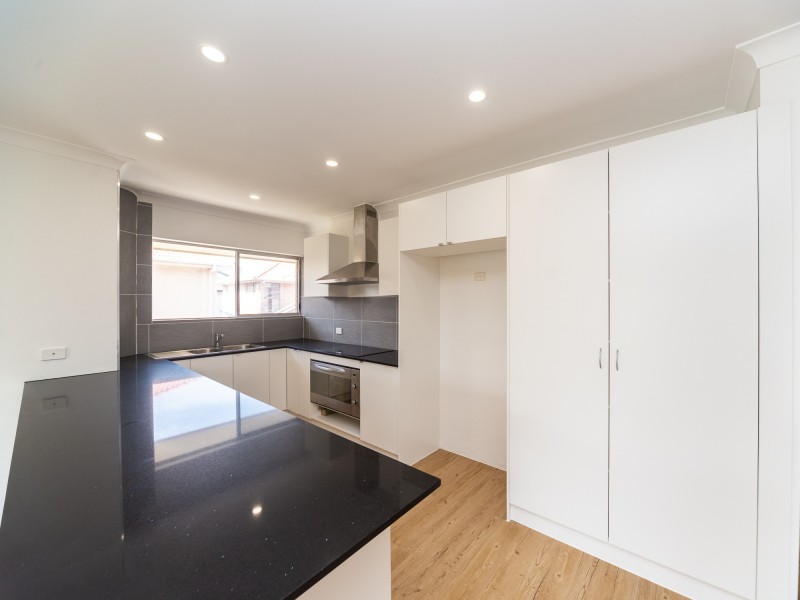 4/17 Madang Crescent, Runaway Bay QLD 4216