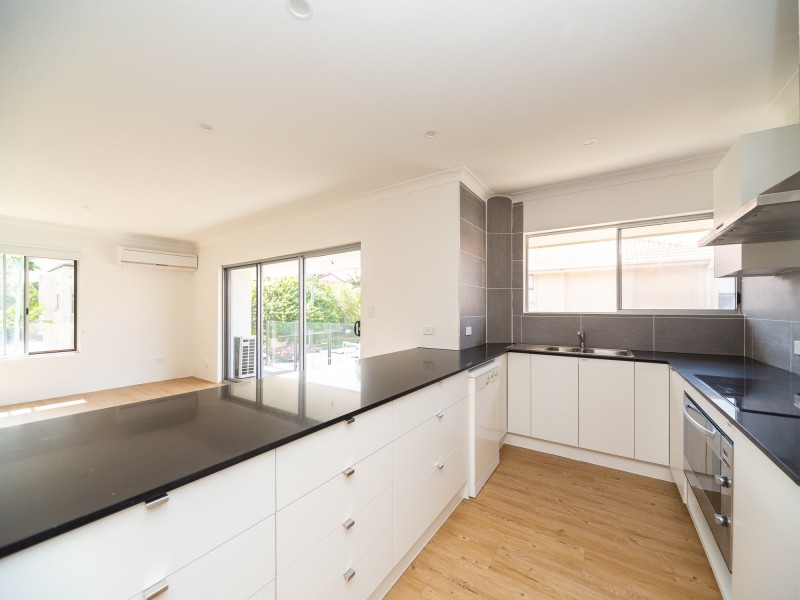 4/17 Madang Crescent, Runaway Bay QLD 4216