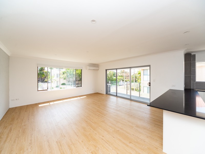4/17 Madang Crescent, Runaway Bay QLD 4216