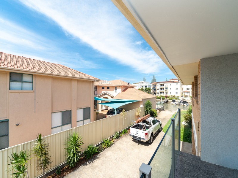 4/17 Madang Crescent, Runaway Bay QLD 4216