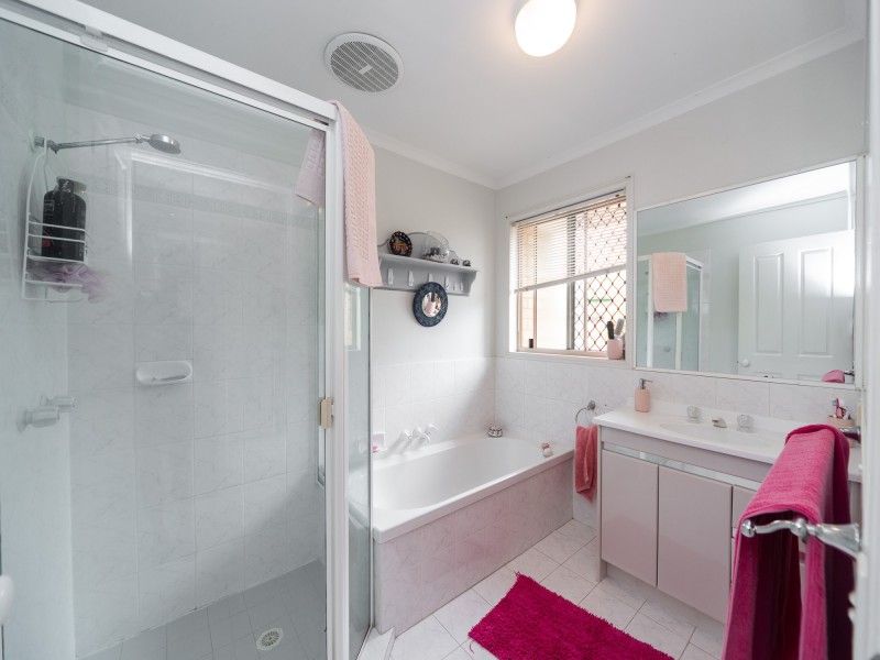 9 Bexley Place, Helensvale QLD 4212