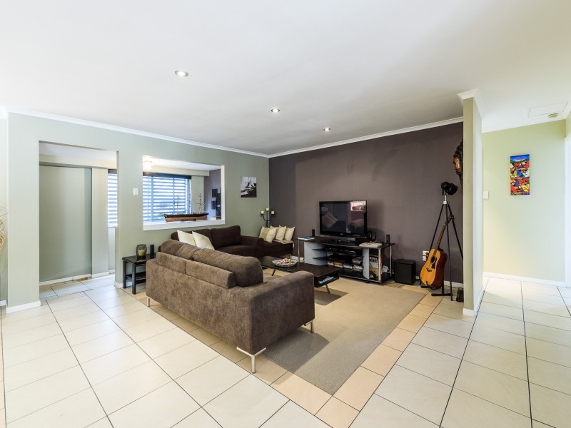 10 Willow Street, Biggera Waters QLD 4216