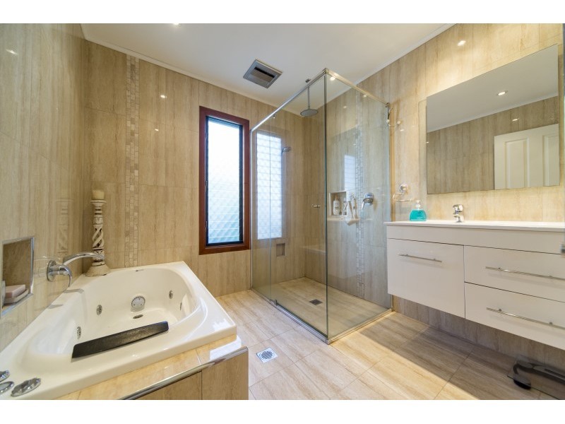 148 Muir Street, Labrador QLD 4215