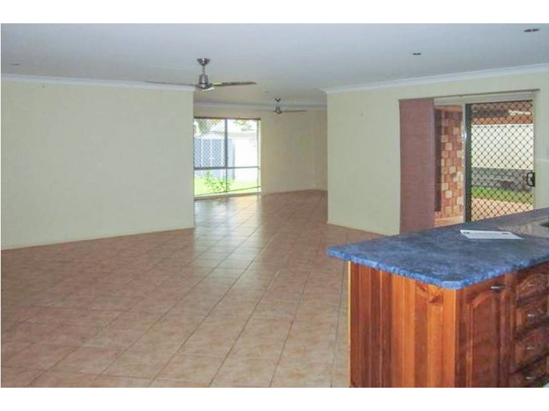 8 Tandanus Court, Oxenford QLD 4210