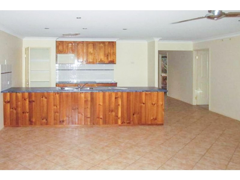 8 Tandanus Court, Oxenford QLD 4210