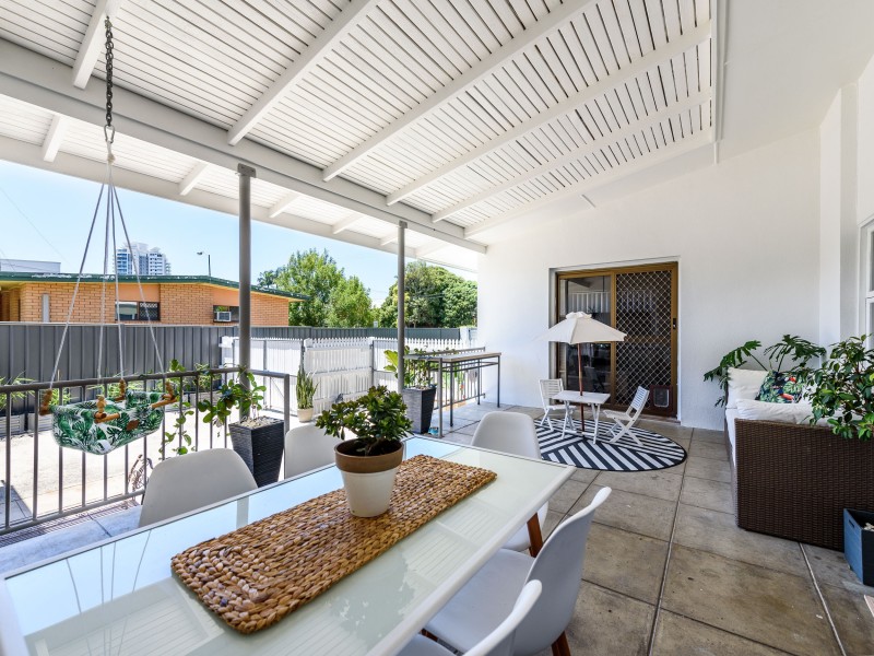 45 Central Street, Labrador QLD 4215