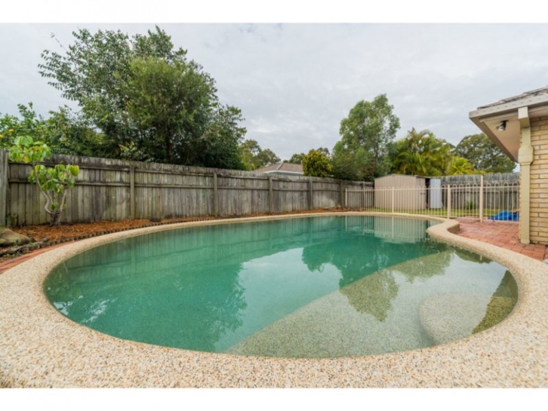 27 Anchorage Way, Biggera Waters QLD 4216