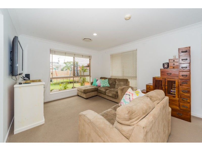 27 Anchorage Way, Biggera Waters QLD 4216