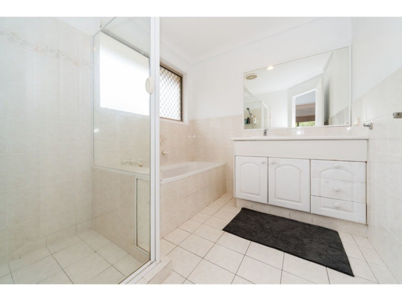 27 Anchorage Way, Biggera Waters QLD 4216