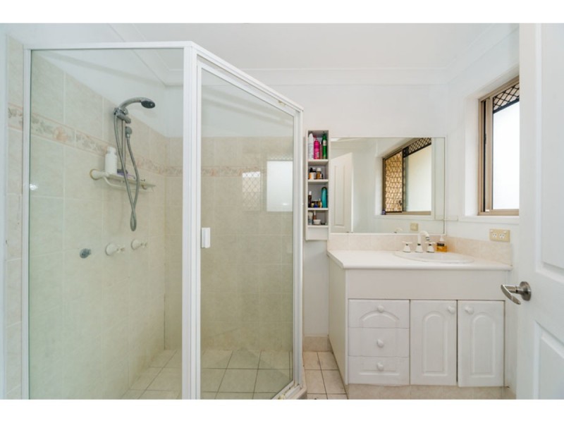 27 Anchorage Way, Biggera Waters QLD 4216