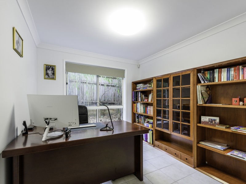 3 Moonda Court, Helensvale QLD 4212