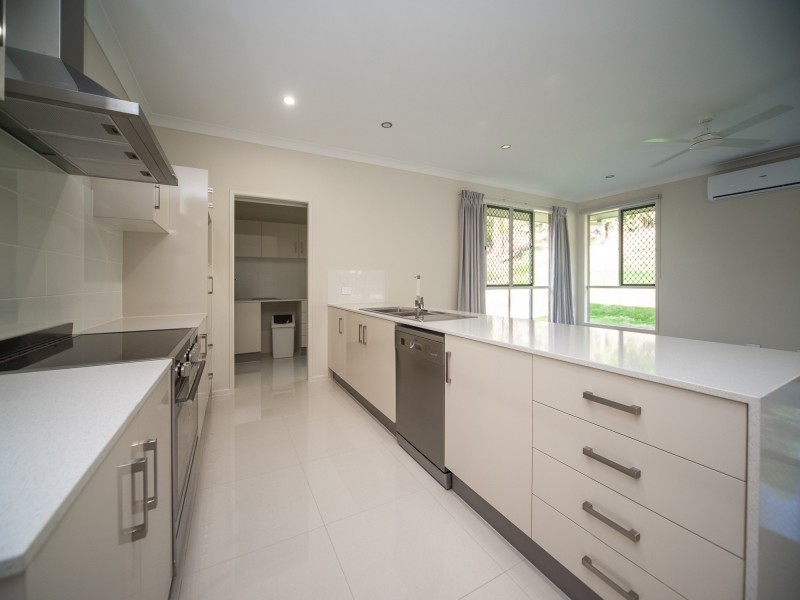 14 Shepparton Road, Helensvale QLD 4212