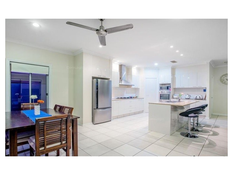 7 Zane Street, Molendinar QLD 4214