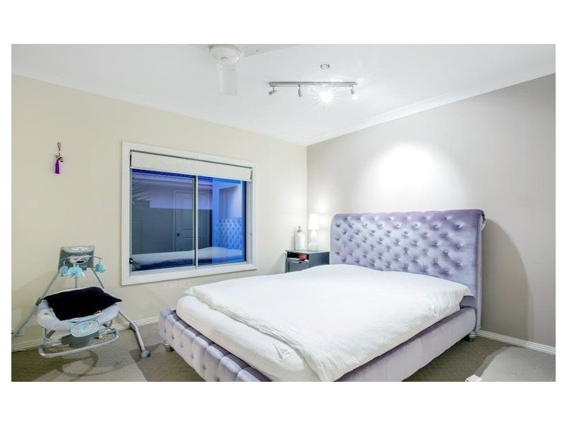 7 Zane Street, Molendinar QLD 4214