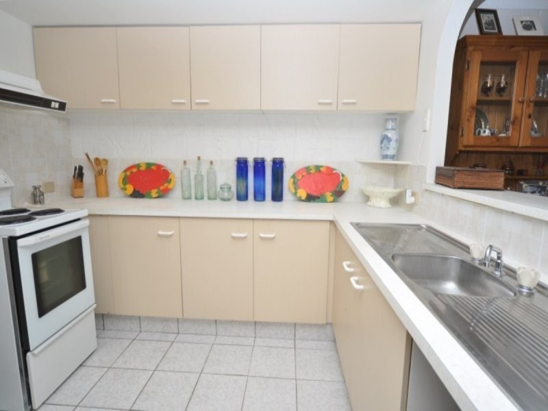 18/81 Olsen Avenue, Labrador QLD 4215