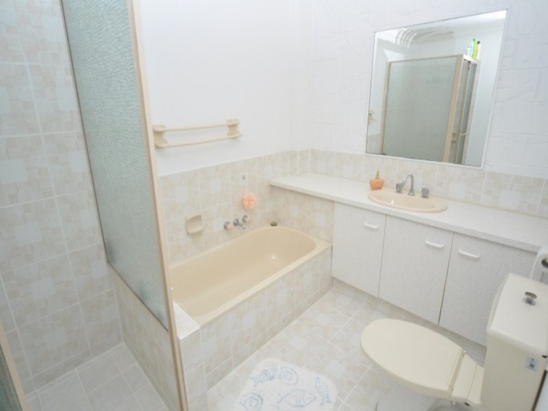 18/81 Olsen Avenue, Labrador QLD 4215