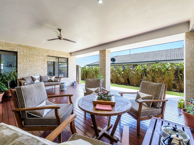 51 Hawkesbury Avenue, Pacific Pines QLD 4211