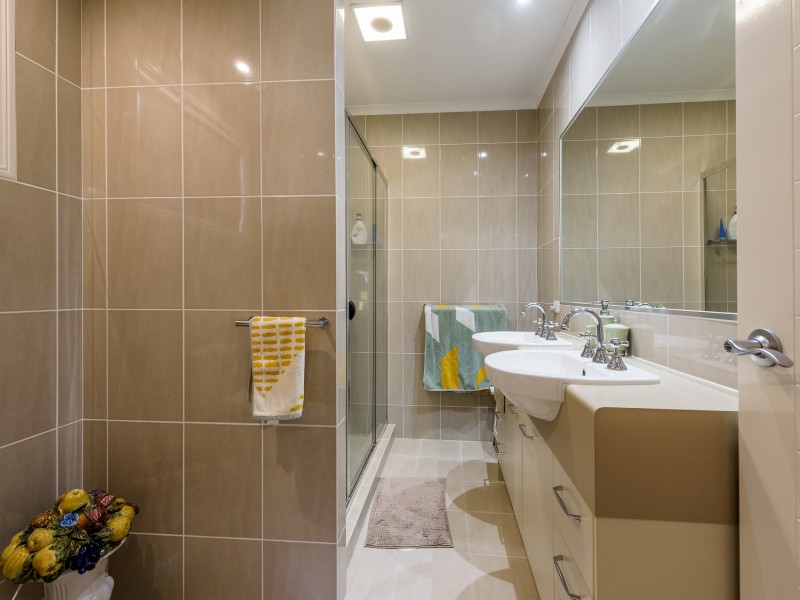 51 Hawkesbury Avenue, Pacific Pines QLD 4211