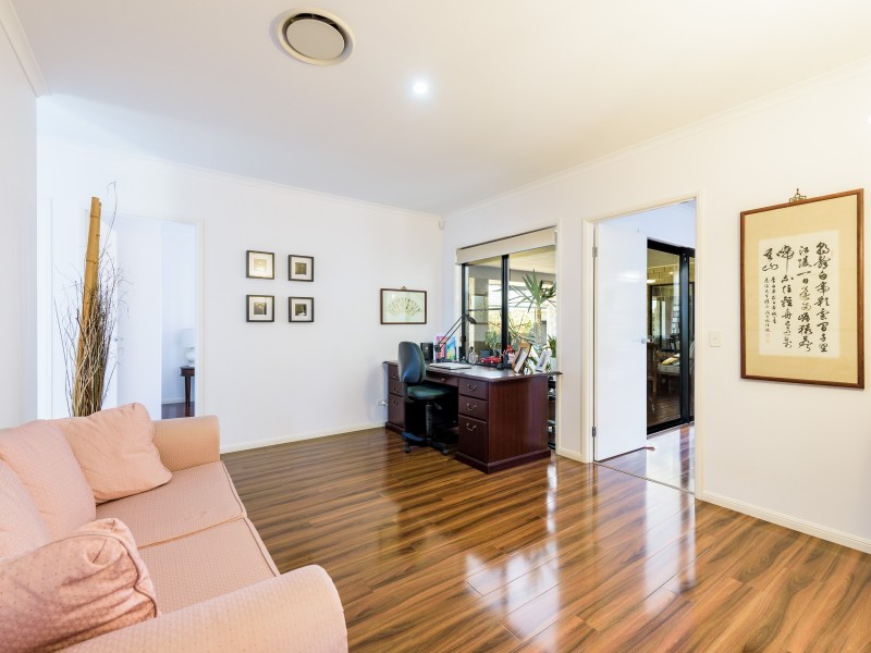 51 Hawkesbury Avenue, Pacific Pines QLD 4211