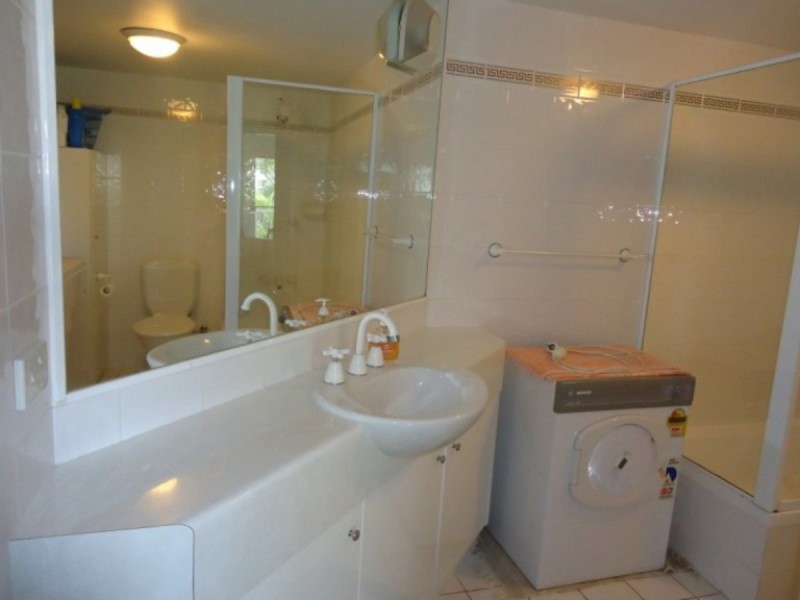 7/20 Canal Avenue, Runaway Bay QLD 4216