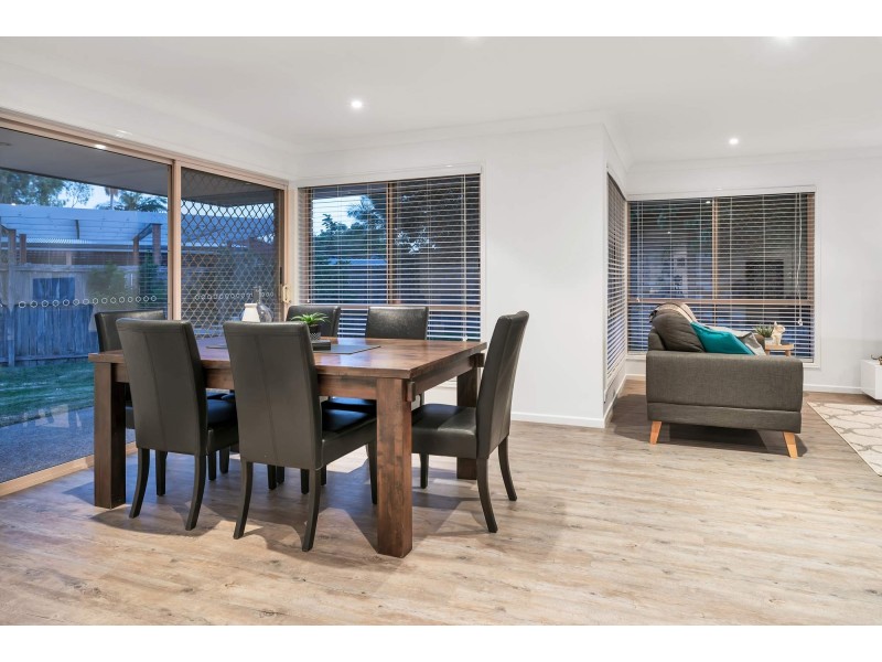 4 Lakewood Court, Helensvale QLD 4212