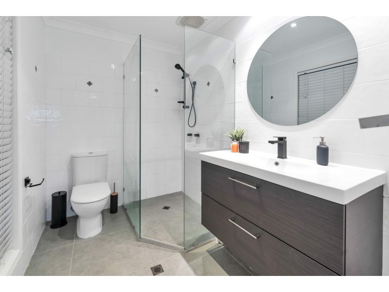 4 Lakewood Court, Helensvale QLD 4212