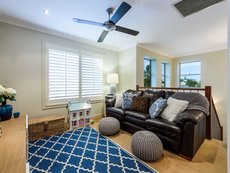 2/40 Middle Street, Labrador QLD 4215