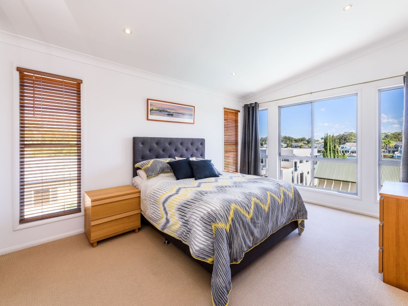 35 Lachlan Drive, Coomera QLD 4209