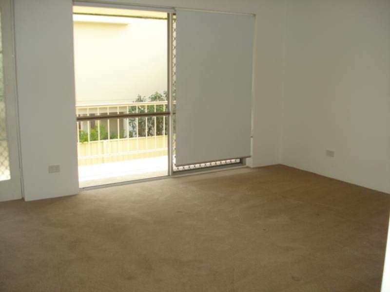 4/83 Bayview Street, Runaway Bay QLD 4216