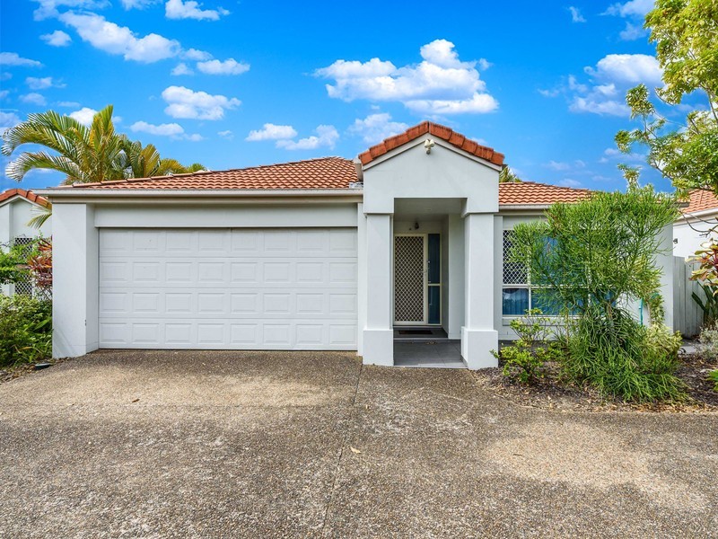 2/5 Chanell Close, Coombabah QLD 4216