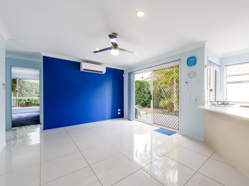 2/5 Chanell Close, Coombabah QLD 4216
