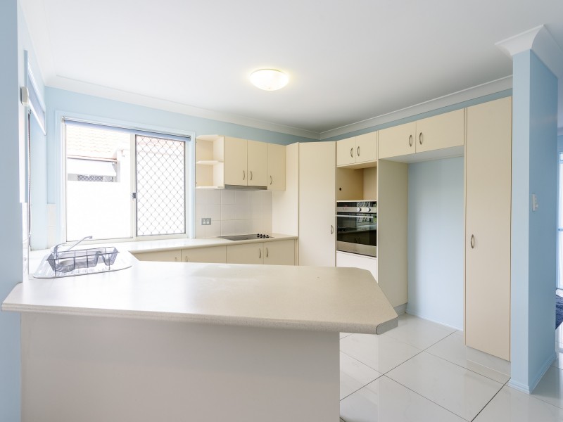 2/5 Chanell Close, Coombabah QLD 4216